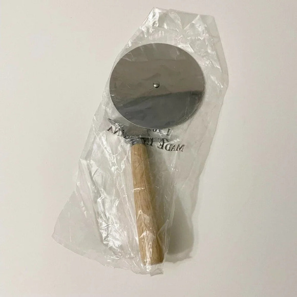 Birra Moretti  Pizza Cutter Lager Beer Advertising Kitchenware - Picture 4 of 13